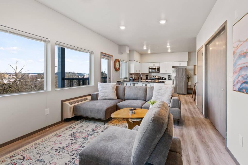 Brand New 2 Bd 2 Bth Near Dt And Perry District Lägenhet Spokane Exteriör bild