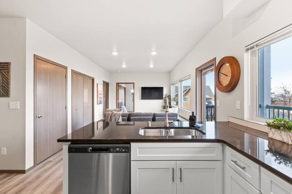 Brand New 2 Bd 2 Bth Near Dt And Perry District Lägenhet Spokane Exteriör bild